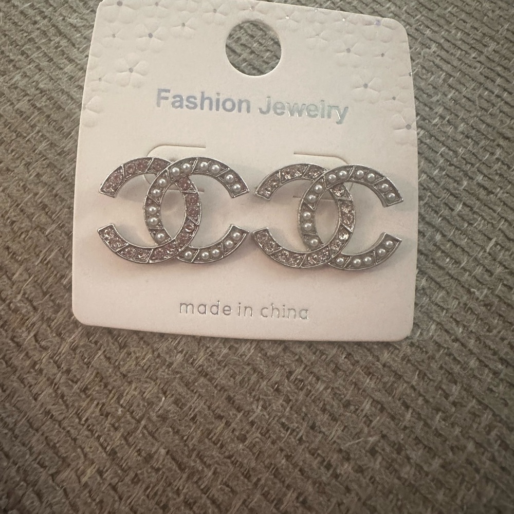 Elegant Silver Fashion Earrings
